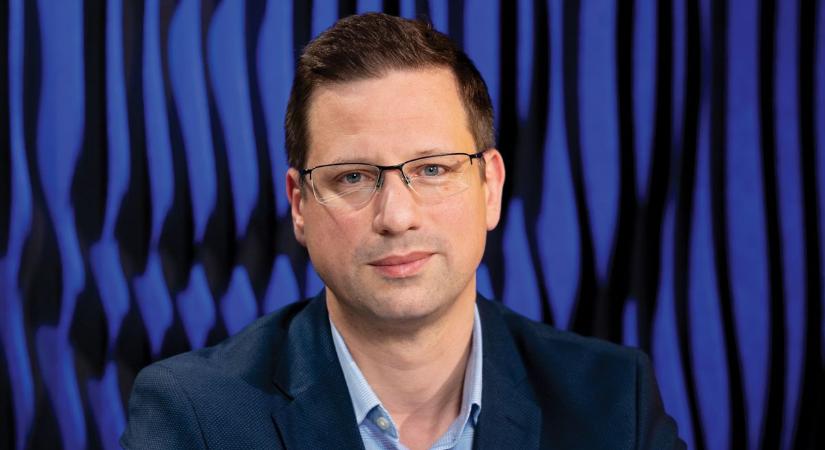 A meggazdagodással és korrupcióval kapcsolatos vádak is szerepet játszottak az eredményben – Gulyás Gergely a Mandinernek
