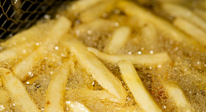 Kiszámolták, mennyibe kerül otthon sült krumplit készíteni – meglepődünk az összegen