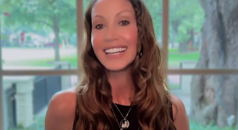 Gyalázatosan sok pénzt keresett egy ismert színésznő a vetkőzéssel – Az OnlyFans oldalon az Amerikai pite sztárja