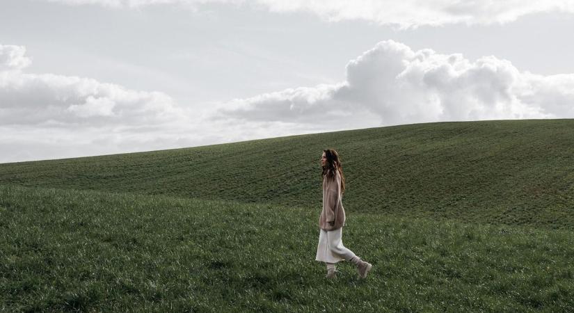 Nem árt még a kabát: hűvös reggel, napos, de változékony idő jön