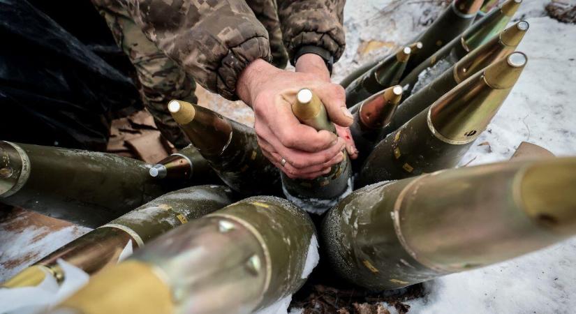 Feloldja a zárolást Washington: Ukrajna hozzáférhet a korábban megszavazott amerikai támogatáshoz