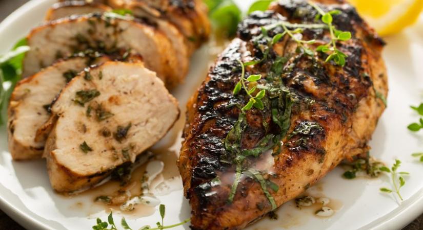 Miért tesznek egyesek ecetet a serpenyőbe csirkesütéskor? Meglepően sokat számít