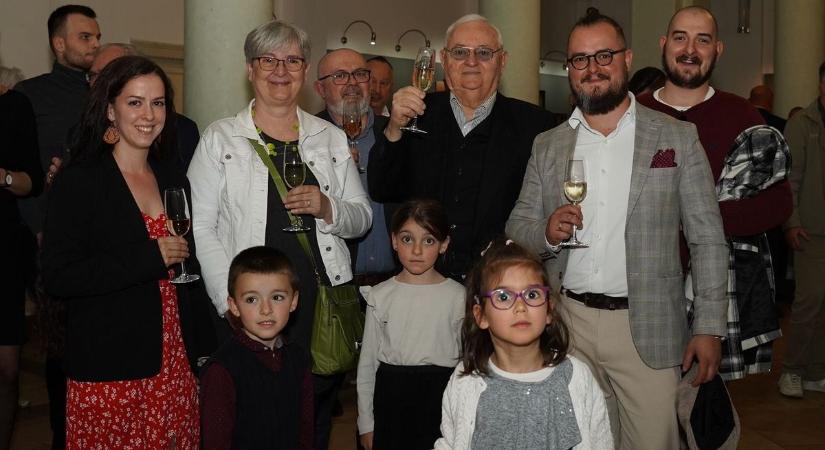 Lipták Gyulát Dunaújváros Díszpolgárává avatták – megható ünnepségen adták át a kitüntetést (galériával)