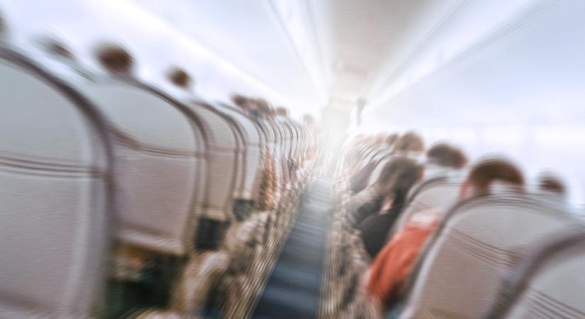 Egy pillanattal ezelőtt érkezett! Földbe csapódott egy repülőgép: többen is meghaltak