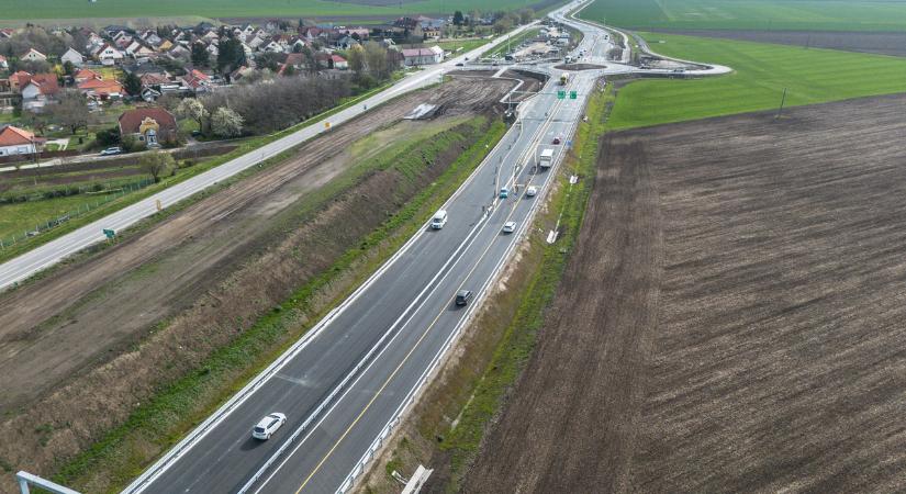 Végre kész: ma átadják Magyarország új négysávos útját, csak így használhatják az autósok