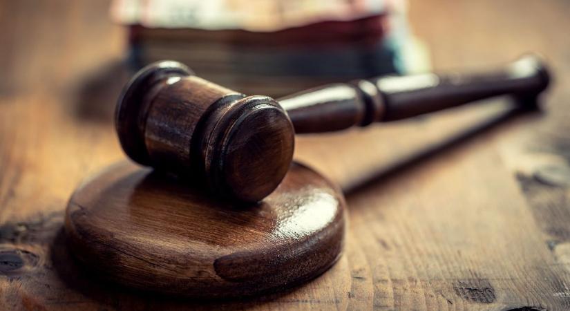 ChatGPT miatt büntettek meg egy bírót Spanyolországban