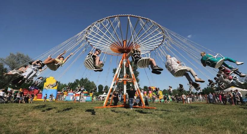 Május 1., ballagás, anyák napja: ezt érdemes tudni az előttünk álló hosszú hétvégéről