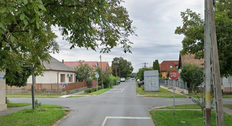 Mentő a hajdúszoboszlói balesetnél