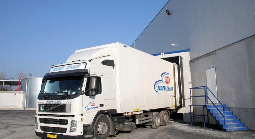 Durva pofon a gazdaságnak: beszakadt a kivitel