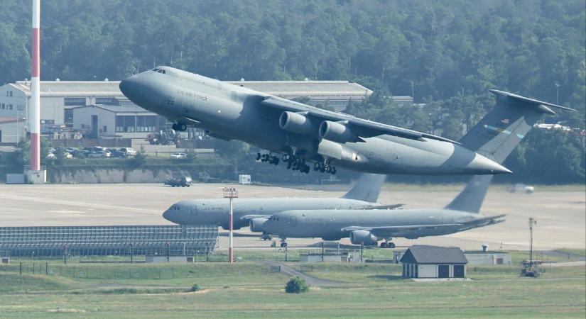 Csapatkivonást lebegtetett be Németországból az amerikai elnök