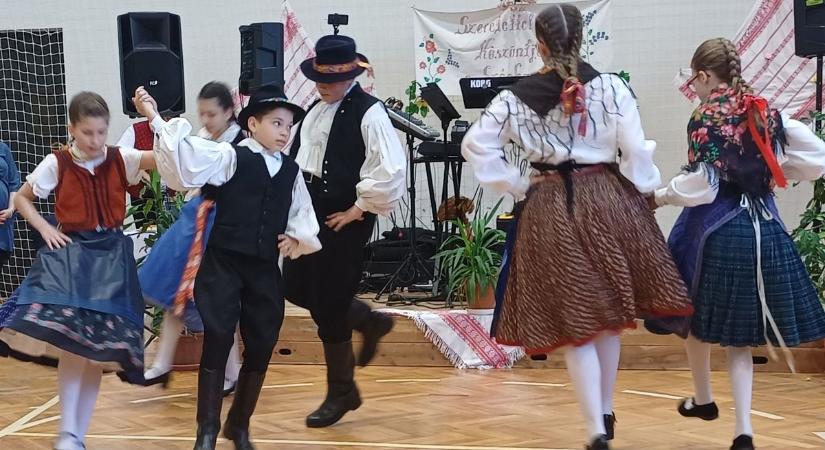 A tavasz mellett barátokat is köszöntöttek