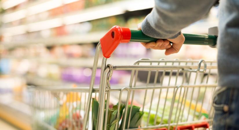 Most érdemes a Tescóba menni: öt hétig ingyen vihetik a friss gyümölcsöt, akik megfelelnek a feltételnek