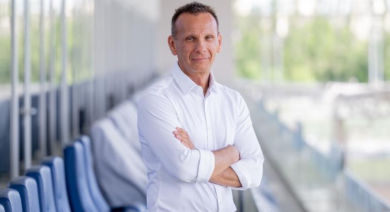 Megnyirbált fizetésekkel lett NB I-es a Vasas, bejött a legszívósabb futballvezér meglepő húzása