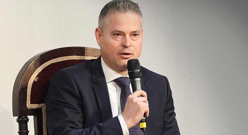 Korrupcióval gyanúsították meg Sára Botond főispánt, Józsefváros korábbi fideszes polgármesterét