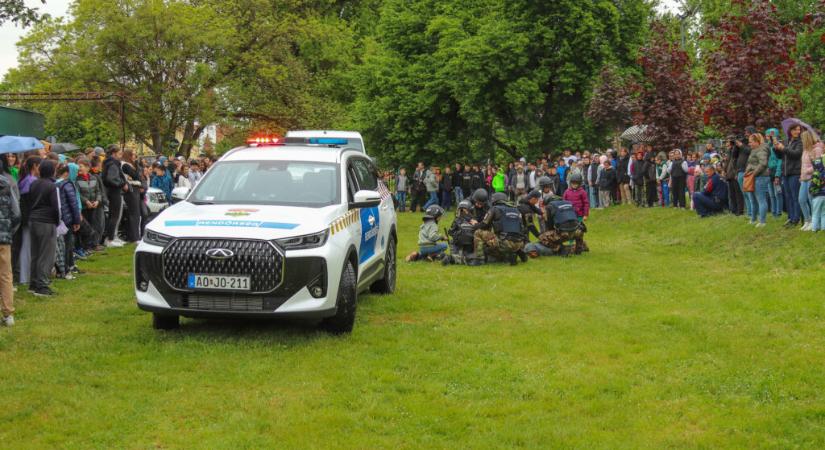 Több száz gyerek vett részt a somogyi rendőrnapon Nagyatádon