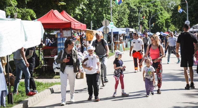 Caramel, Takács Nikolas és a nagy sörivó verseny: itt a gigantikus jászkunsági majális körkép