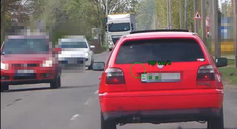 100 km/h-val száguldott Szolnokon – súlyos gyorshajtót kaptak el a rendőrök