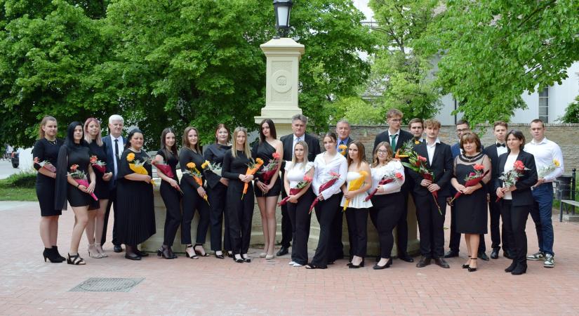 Elballagtak a Cseresnyés végzős kollégistái