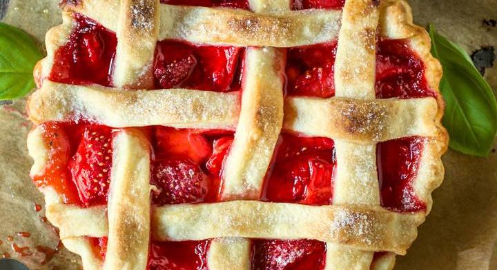 Mennyei epres pite olasz módra: mutatjuk a lépéseket