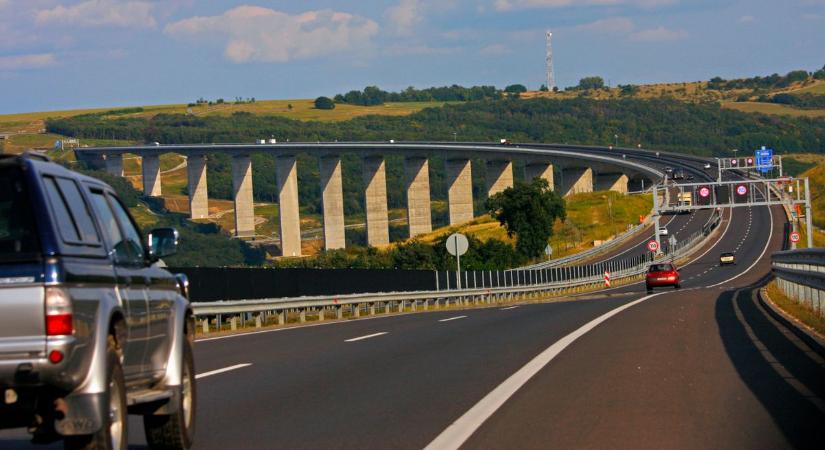 Öngyilkosság a kőröshegyi völgyhídon: a mélybe vetette magát egy férfi