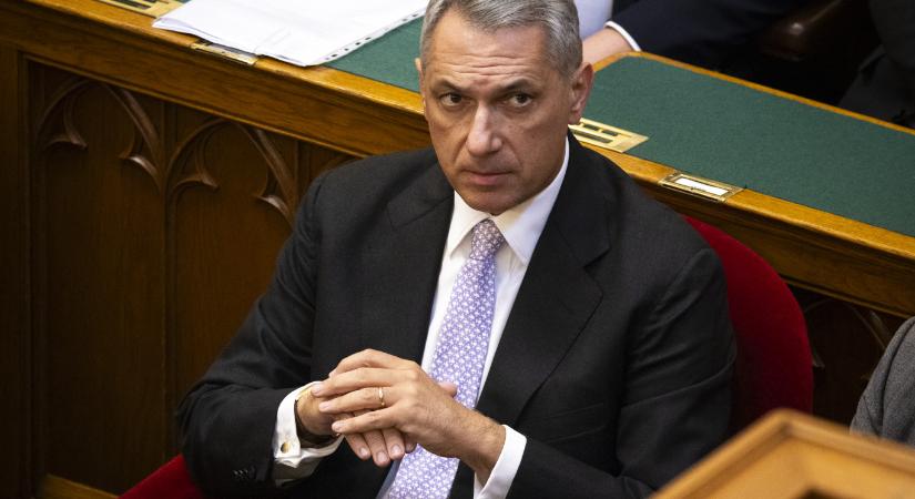 Lázár: Újra a leghátsó sorba fogok ülni