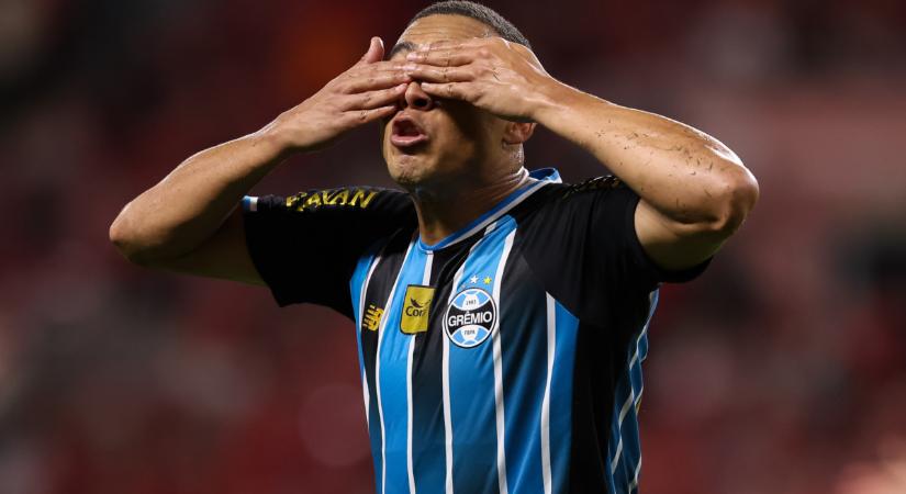 Háromszor is kimaradt ugyanaz a büntető a Copa Sudamericanában – videóval