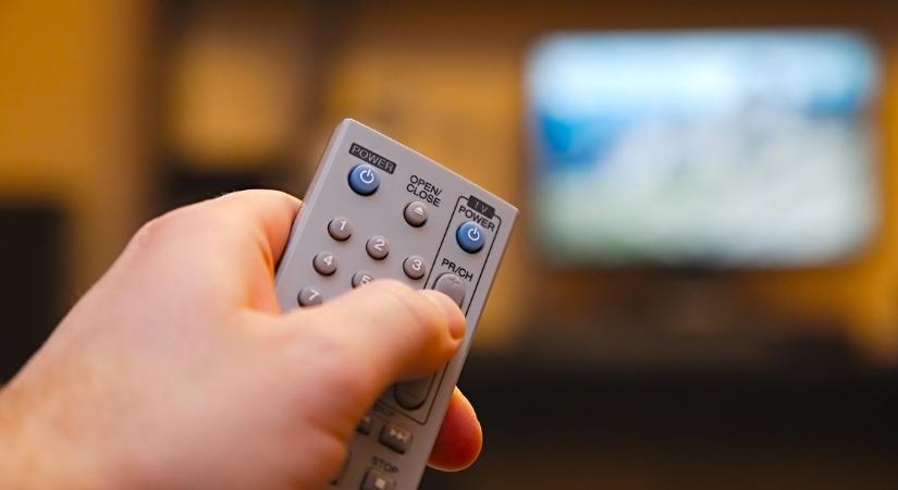 Megbüntették a Base FM-et és az ATV-t – több jogsértést is megállapított a Médiatanács