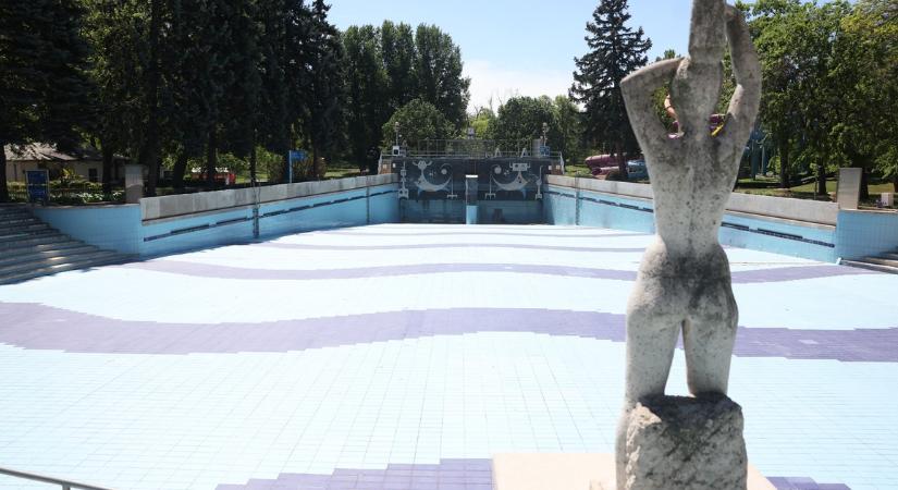 Később kezdődik a strandszezon: az enerigaárak és a túlaggódó szülők is átírják a naptárat