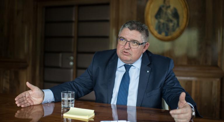 Megszólalt Vida József az árfolyamesésről és Mészáros Lőrincről is