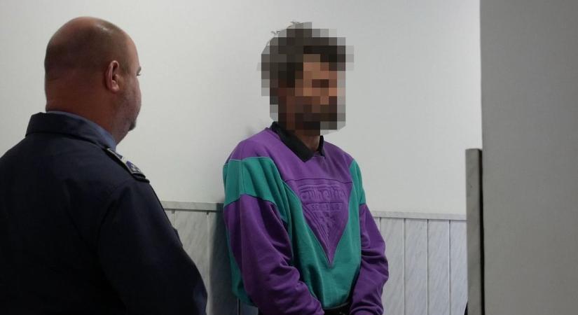 Fotón a kegyetlen döbröközi gyilkosság gyanúsítottja – Bíróság elé állították a férfit