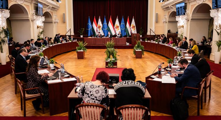 A budapesti politikában is földindulást hozott a választás, főszereplők távoznak