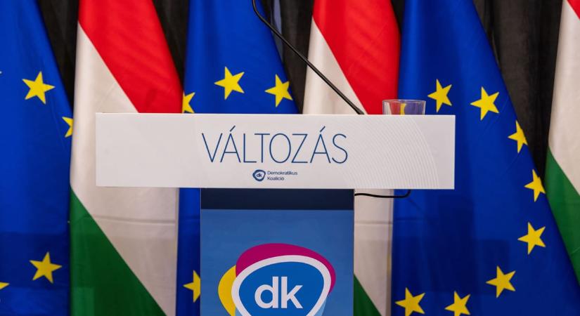 A DK-t még az ág is húzza: nem elég a választási vereség, aktivista-jelentkezésekkel támadták honlapjukat