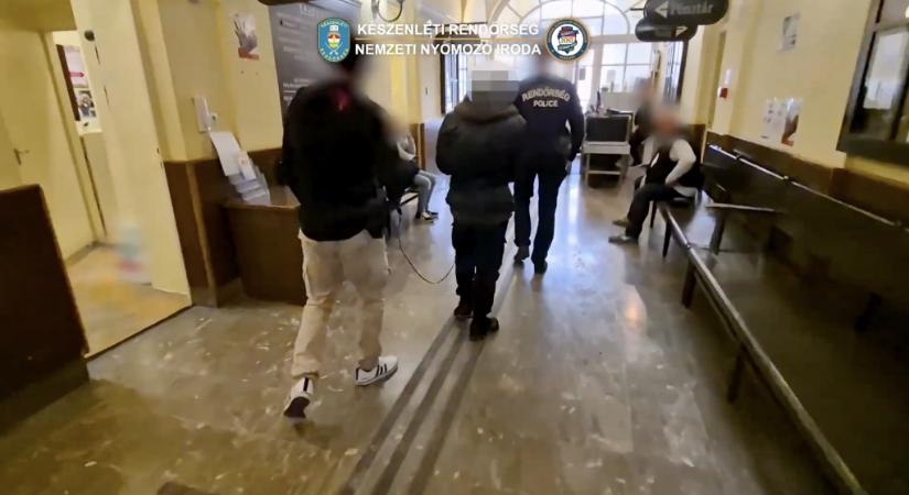 Az angol rendőrség jelzésére fogtak el egy gyermekpornográfiával gyanúsított pécsi férfit Budapesten