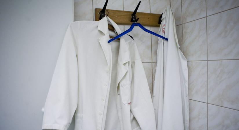 Újra dolgozhat a februárban letartóztatott dunavarsányi gyermekorvos