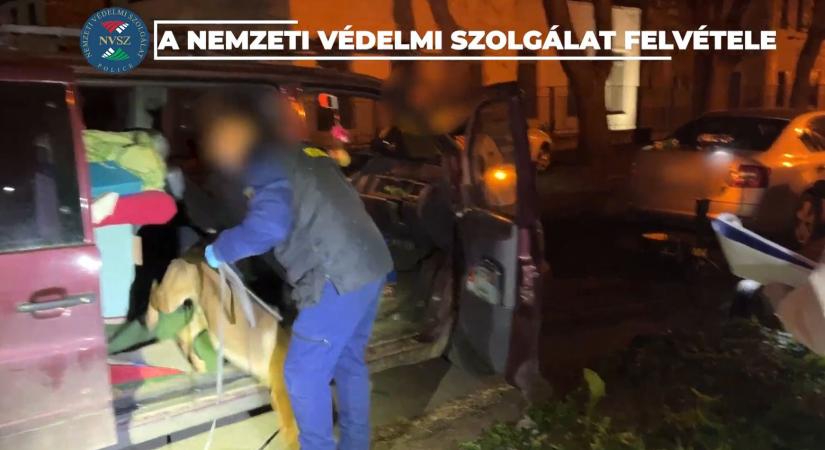 Ágyat szerelt az autójába, gyermekotthonok mellett vadászott fiatal lányokra a díler