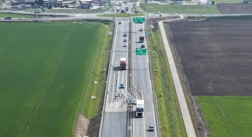 Autósok, figyelem! – Elkészült a négysávos út