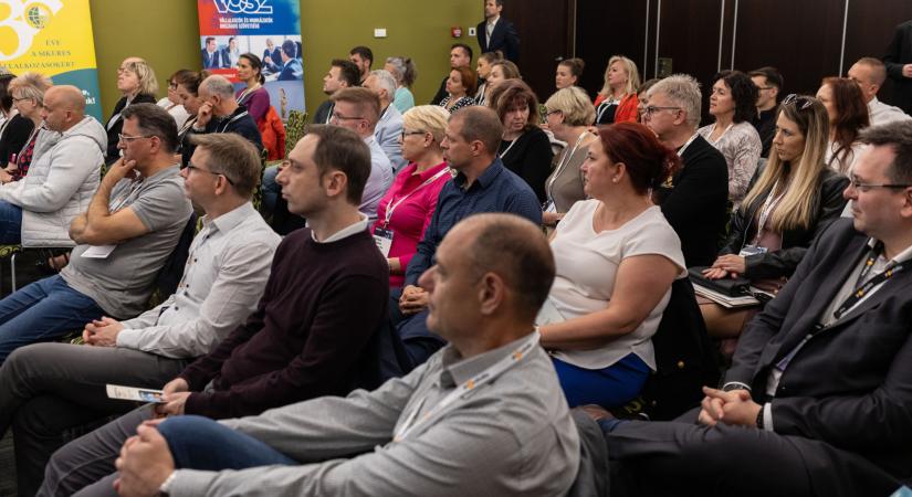 Pécsre kanyarodik vidéki konferencia-sorozatunk, ahol a KKV-k versenyképessége a tét