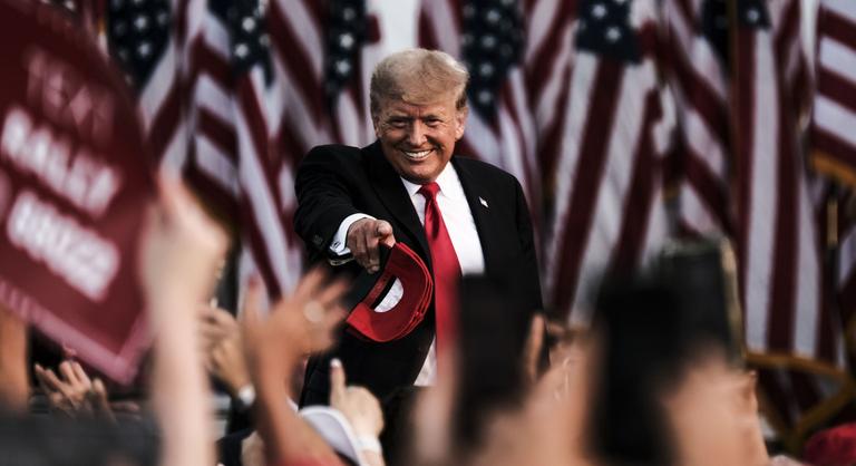 Orbán vereségére koccintanak, és már Trump bukását is várják