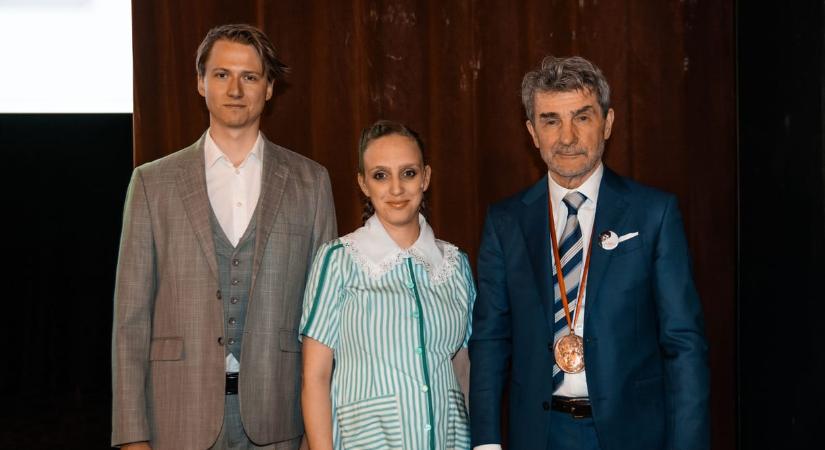 Sodró Eliza és Martinkovics Máté kapta idén a Janikovszky Éva-díjat