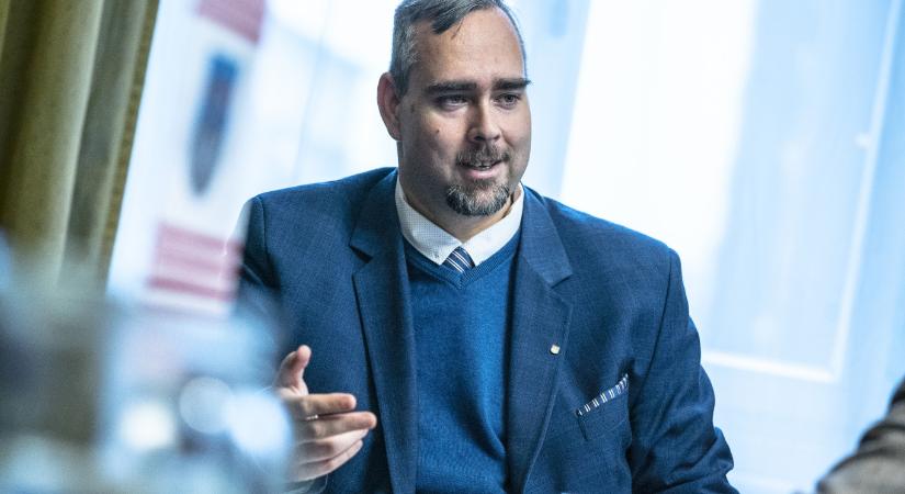 Kiss László óbudai polgármester szerint lejárt a pártok kora, ezért mozgalmat indít