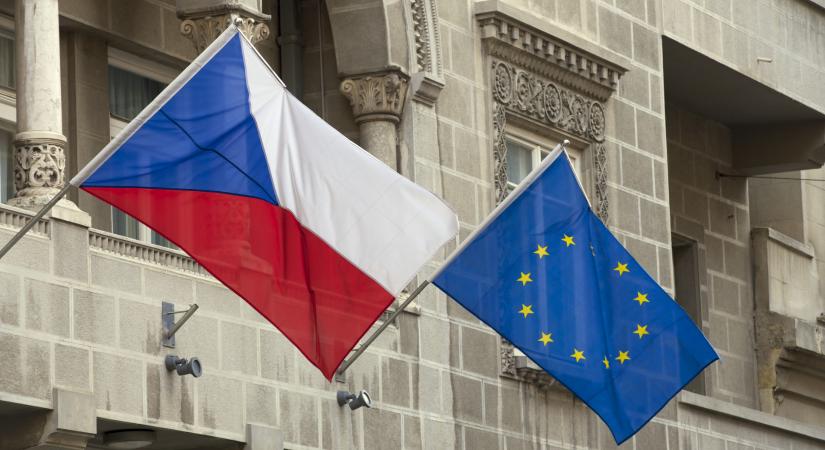 A cseh jegybank nem siet kamatot emelni az iráni háború dacára