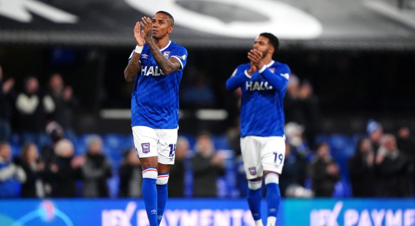 40 évesen visszavonult a Manchester United és az angol válogatott korábbi védője – HIVATALOS