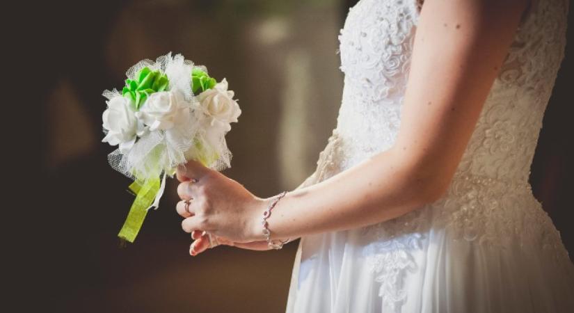 Már az oltár előtt állt: rémálommá vált a nagy nap – a sógornő miatt