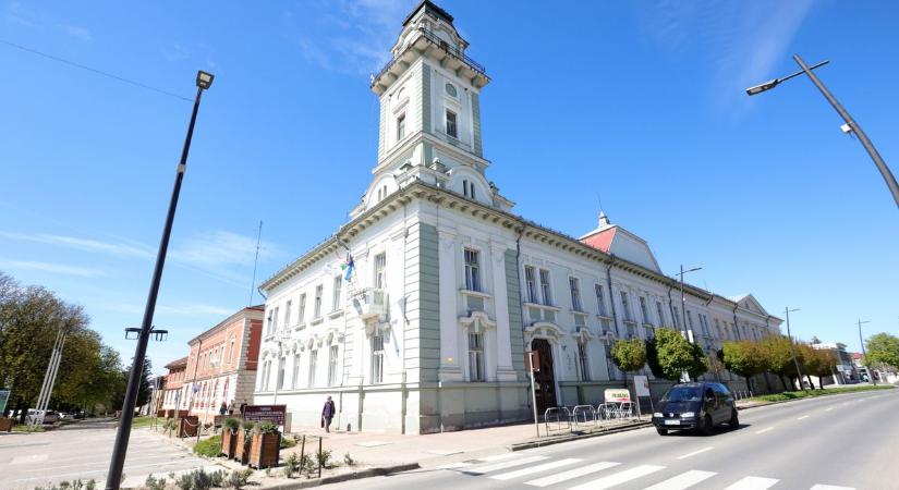 Bár lett volna rá igény, nem oszlik fel a tamási képviselő-testület