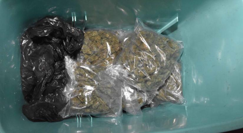 Kábítószerkereskedelemmel gyanúsítják a 71 éves asszonyt