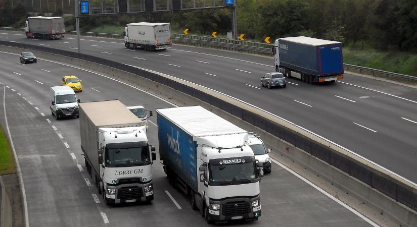 Ne lepődjön meg, ha sokkal több kamionnal találkozik az utakon a hétvégén