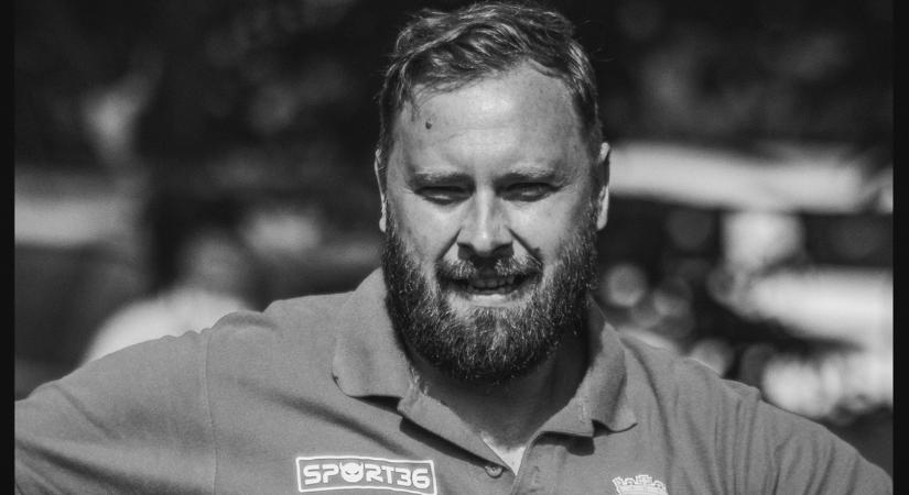 Szurkolói segítségét kéri a Paks: fiatalon elhunyt fociedző családjának szervez adománygyűjtést