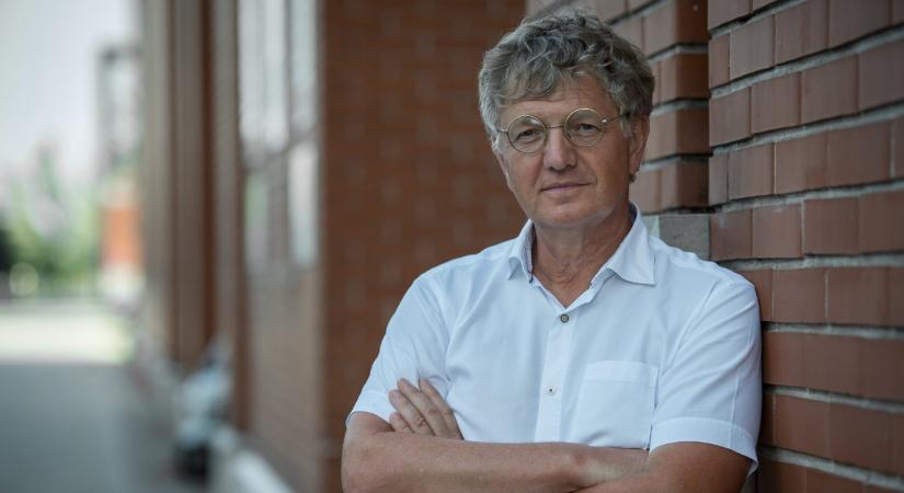 Perczel András: „Egy teljes, fiatal kutatói korosztálynak ma csak korlátozott lehetőségei vannak”