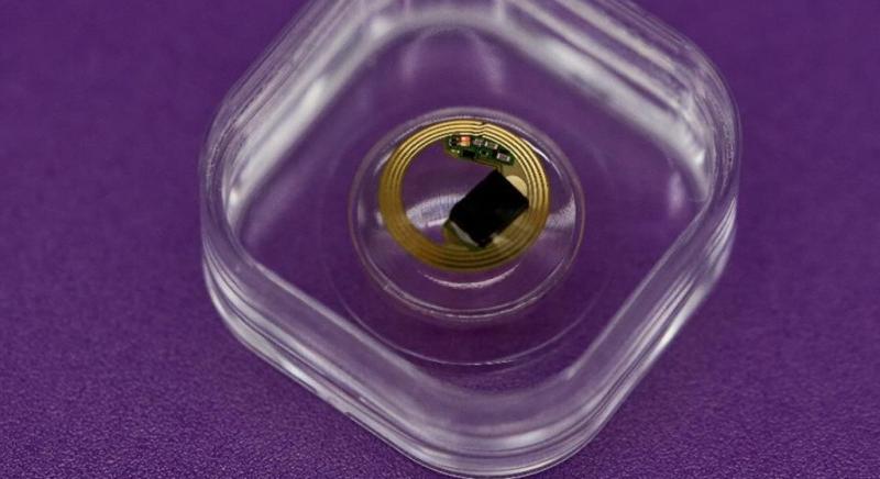 Rizsszem méretű akkumulátor készült – speciális kontaktlencsékbe építik be