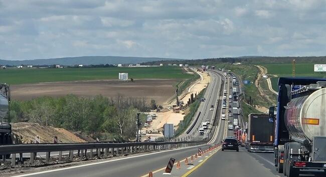 Májusi hosszú hétvége: módosul a kamionstop rendje